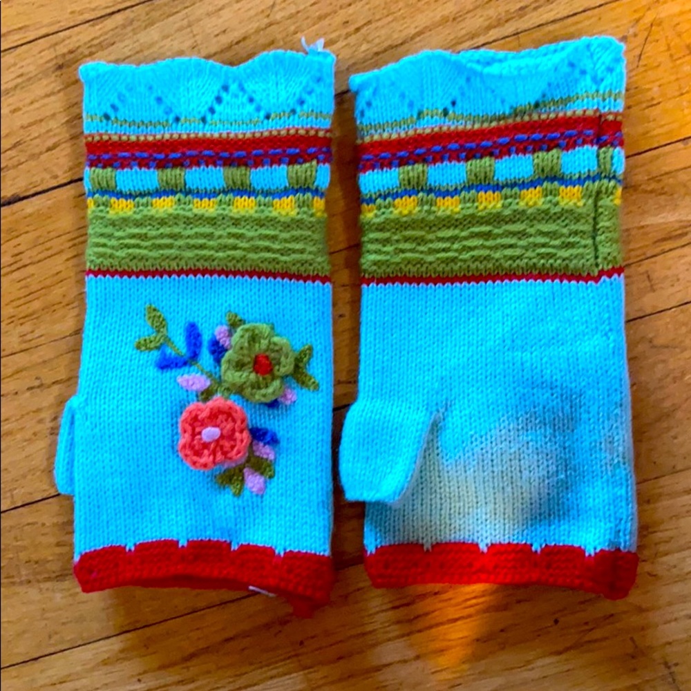 Fingerless gloves
